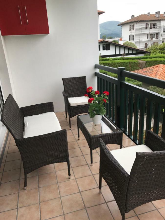 Port Bidassoa - T2 Coquet, Parking, Lit Xxl, Wifi, Pres De La Gare Hendaye Buitenkant foto